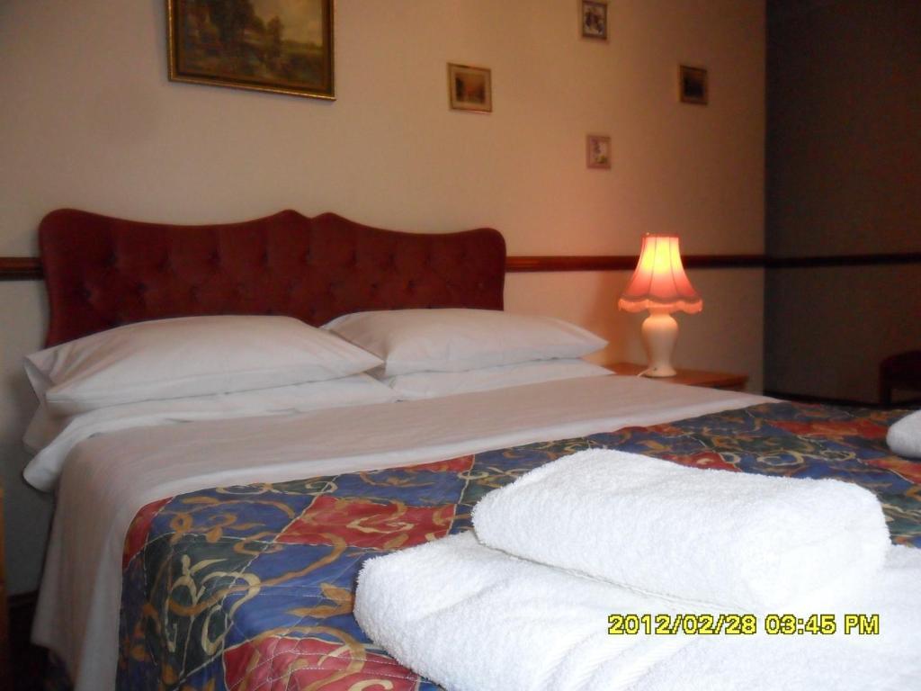 Thorpe Lodge Hotel 피터버러 객실 사진